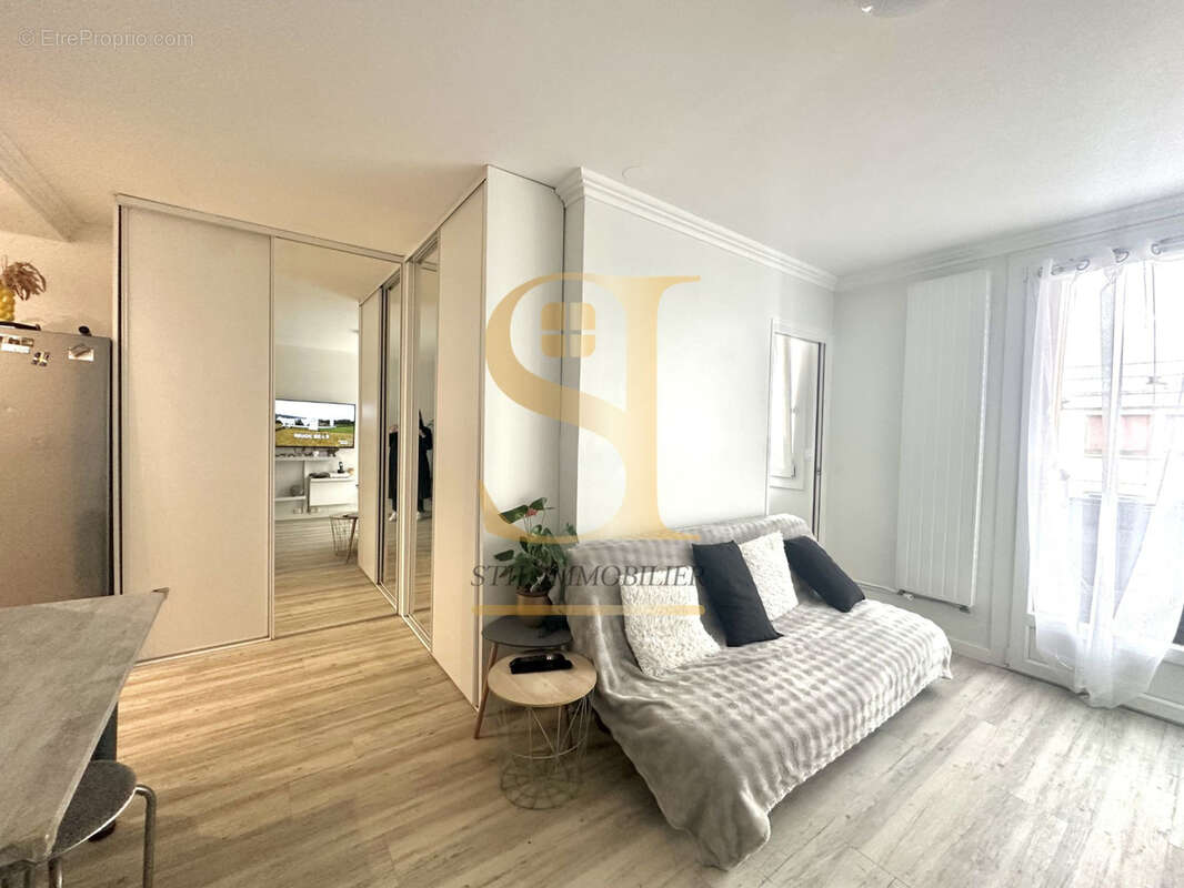 Appartement à COMBS-LA-VILLE
