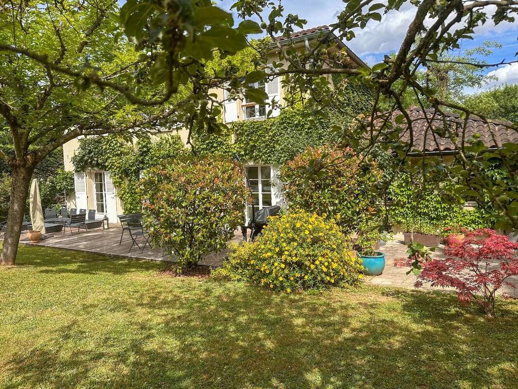 Maison à CHARBONNIERES-LES-BAINS
