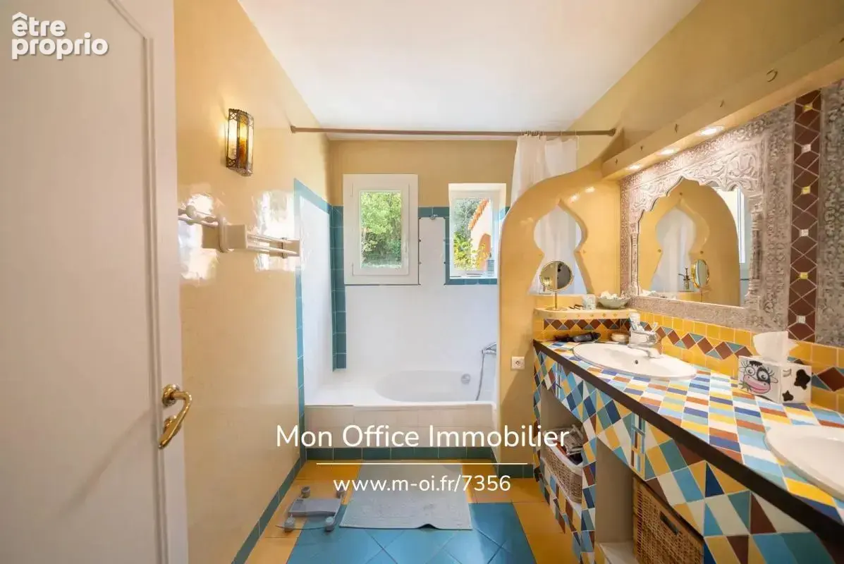 Référence : 7356-MAC - Maison 7 pièces avec piscine, dépendance et garage - photo 13