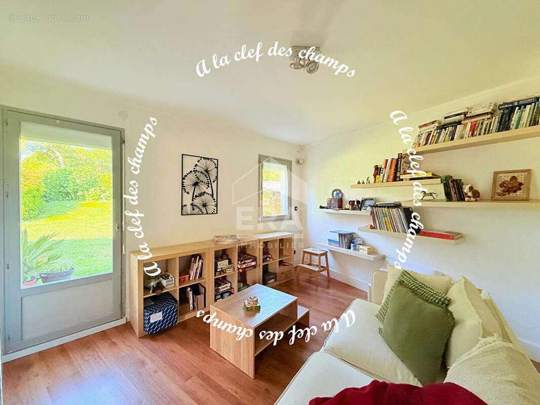 Maison à VILLIERS-LE-BACLE