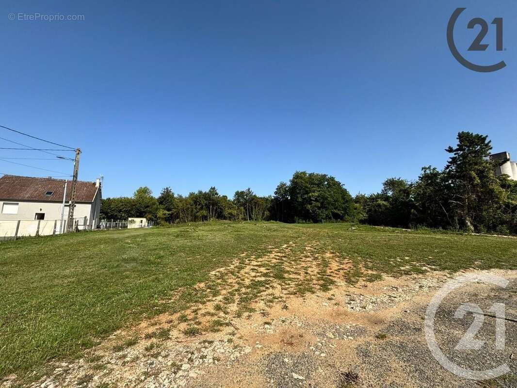 Terrain à LECHELLE