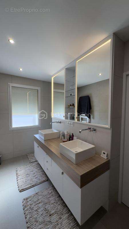 Maison 320 m² à Mortagne-Sur-Sevre  - photo 10