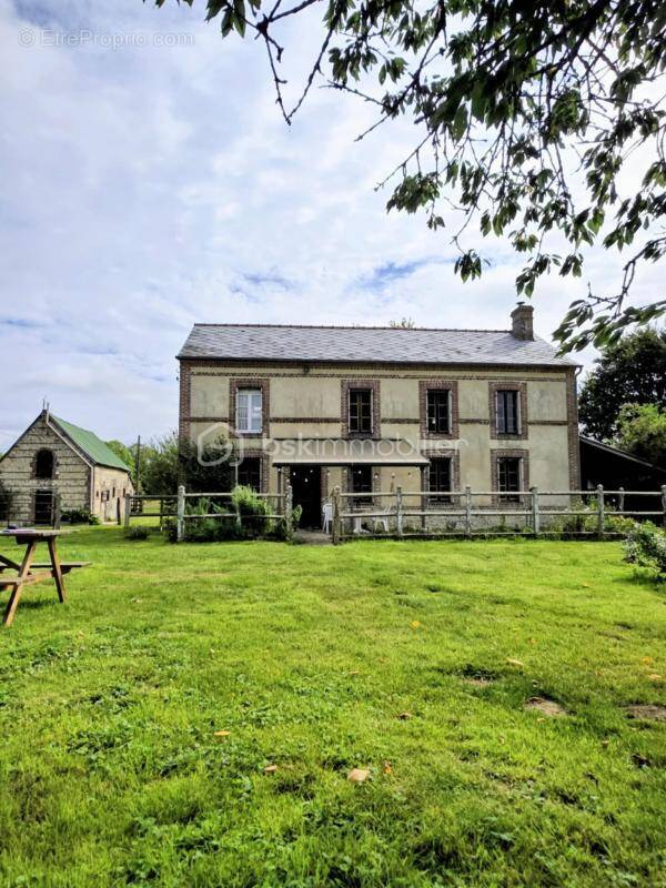 Maison à SAINTE-GAUBURGE-SAINTE-COLOMBE