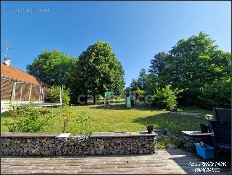  Grande maison familiale de 222 m² – 6 chambres – Terrain de 3 927 m² à seulement 6 km de Sens - photo 8