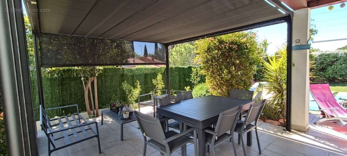 Maison 100 m² à Saint-Cyr-Sur-Mer  - photo 5
