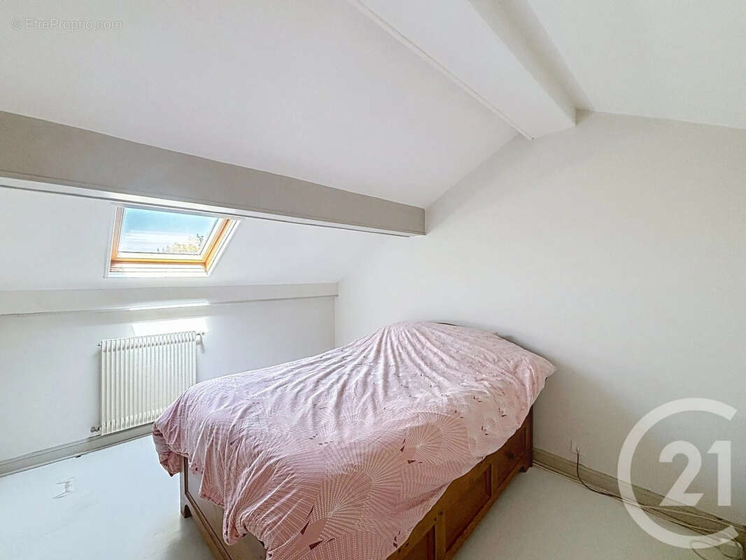 Maison 138 m² à Gond-Pontouvre  - photo 7