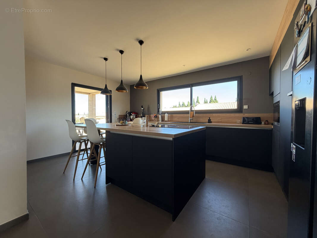 OPOUL-PÉRILLOS   Villa contemporaine 4 faces de 200 m2 avec piscine sur plus de 2 000 m2 de terrain - photo 6