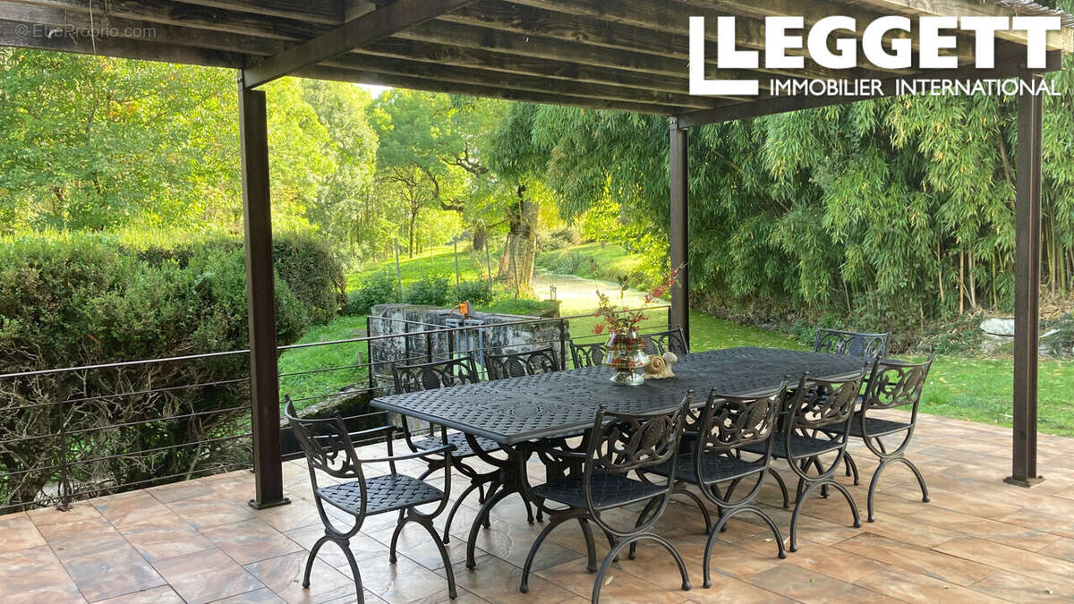 Maison de caractère avec grand jardin privé et arboré piscine et maison d'amis à 5mn de Barbezieux en Charente - photo 2