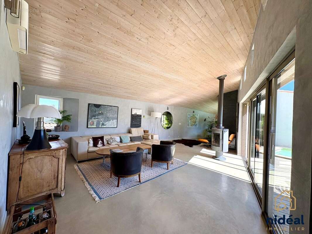 Maison à JUNAS