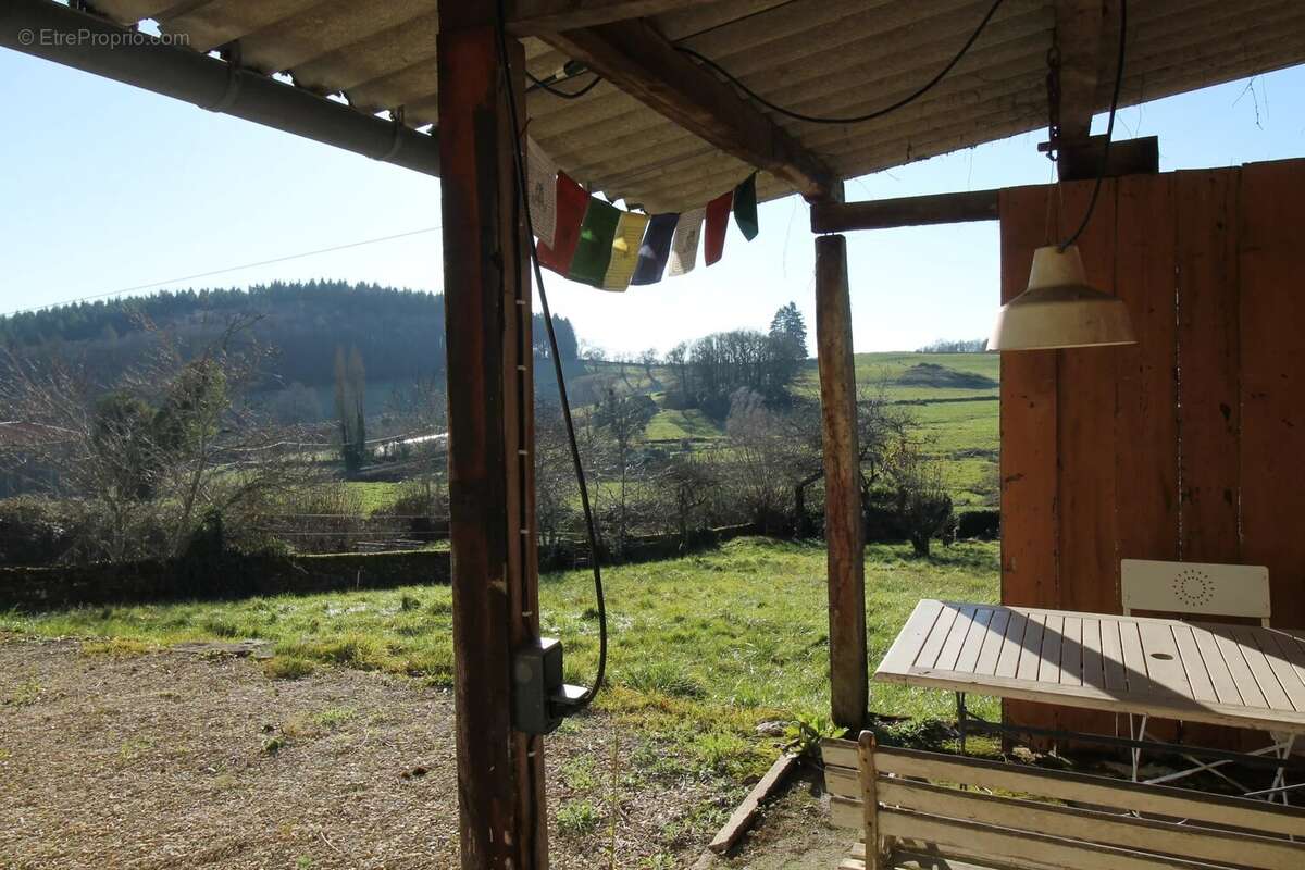 Appartement à SAINT-LEGER-SOUS-BEUVRAY