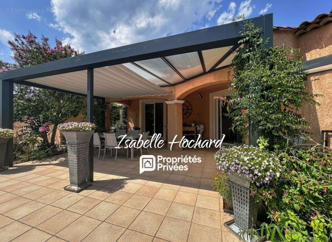 Maison familiale avec appartement T2 indépendant, piscine et grand terrain  Quartier calme à Garéoult - photo 7