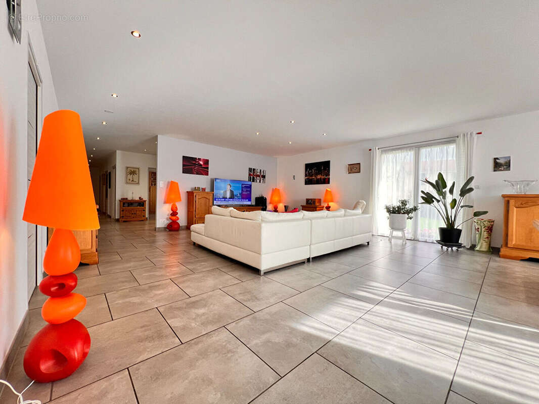 Maison à XERMAMENIL