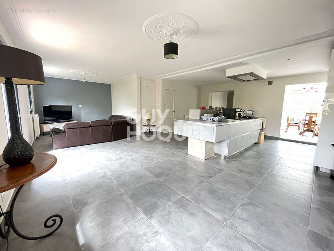 Maison à SAINT-DOULCHARD