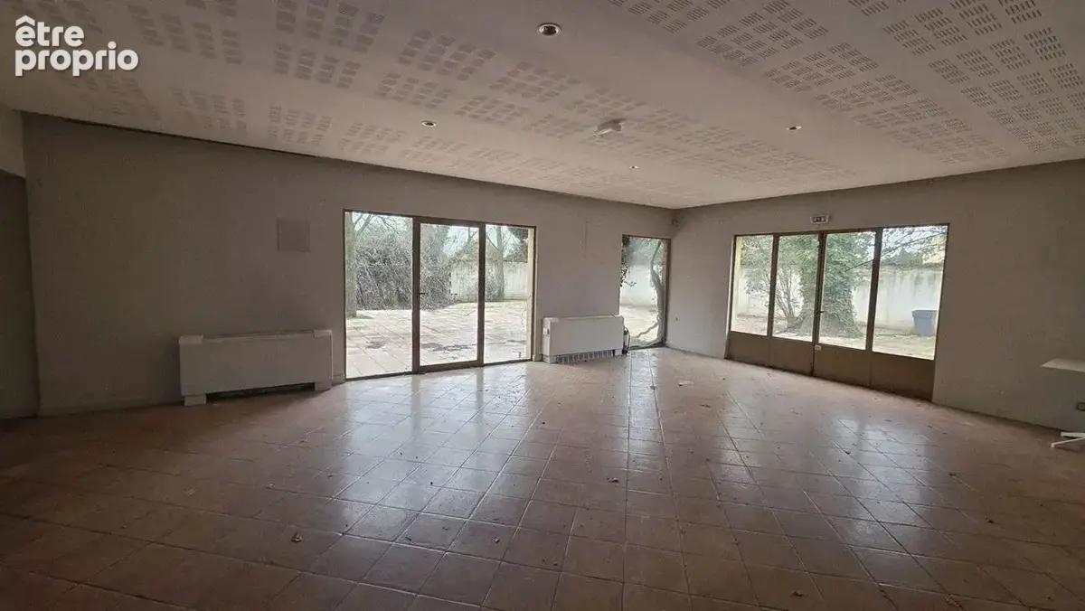 Commerce 830 m² à vendre à Avignon (84000) - photo 4