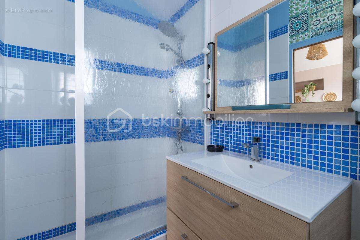 Vivez la modernité et le confort dans une maison contemporaine avec piscine ! - photo 17