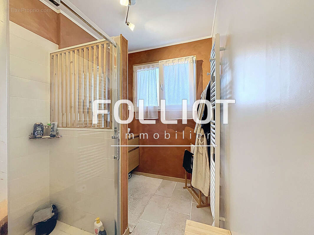 Maison à DONVILLE-LES-BAINS