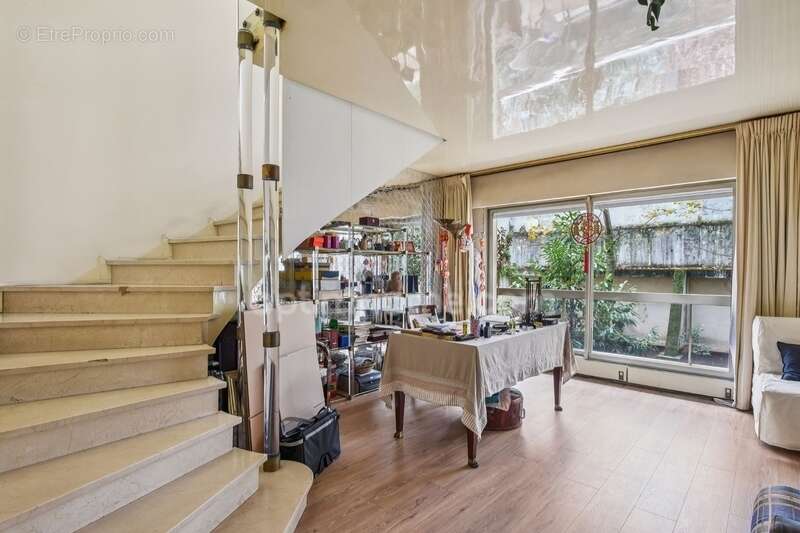 Appartement à PARIS-8E