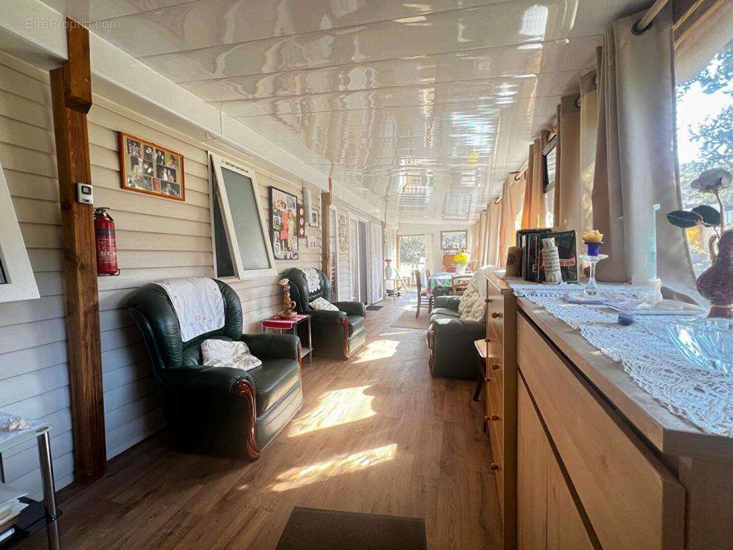 Terrain de Loisir avec Mobile-Home - photo 11
