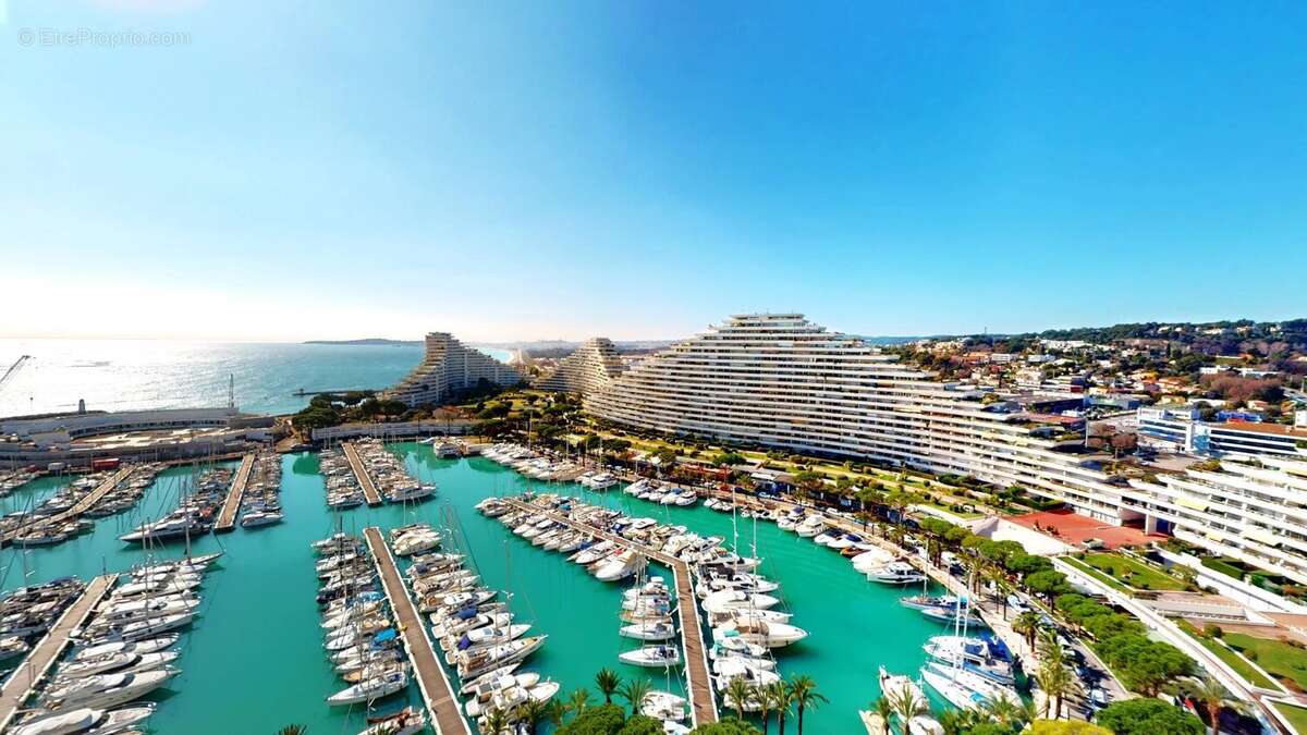 Appartement à VILLENEUVE-LOUBET