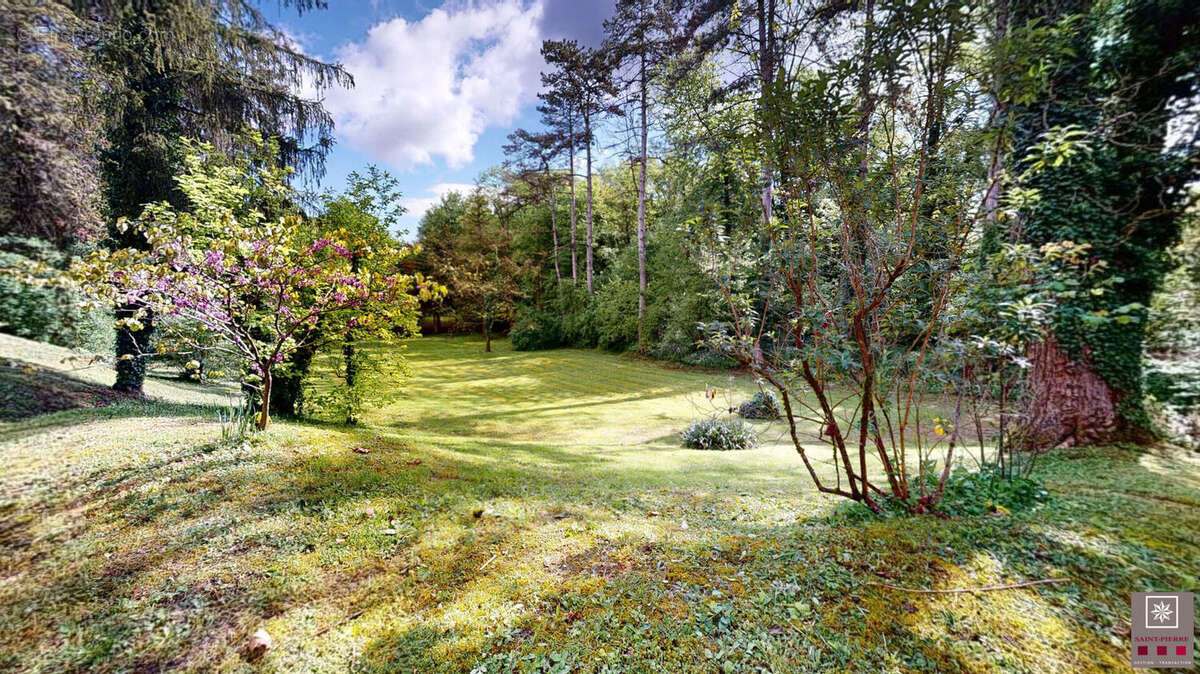 Maison à SERRIERES-DE-BRIORD