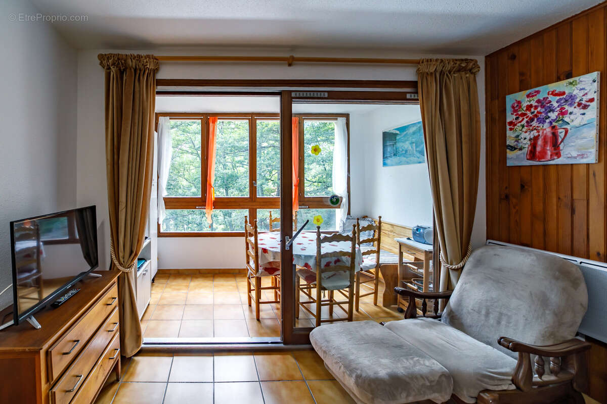 Studio idéalement situé à deux pas des thermes de la Preste les Bains.  Il se compose d'une entrée avec lit su - photo 4