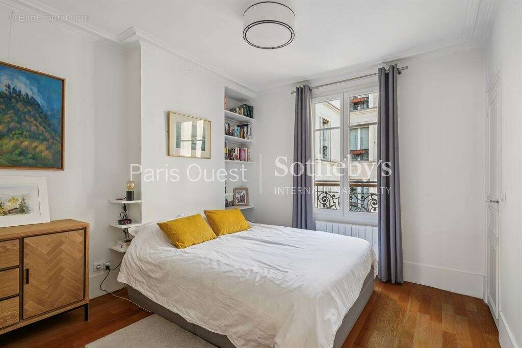 Appartement à PARIS-8E