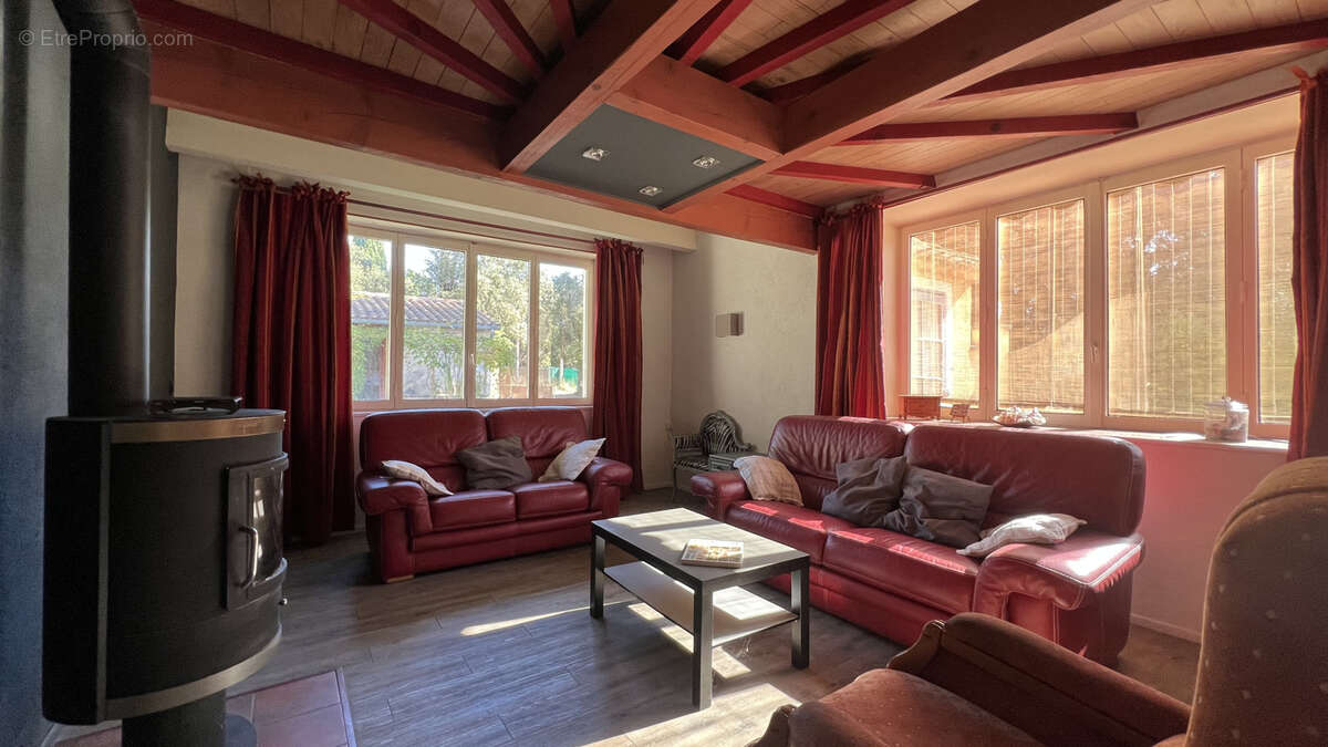 Maison à VENASQUE