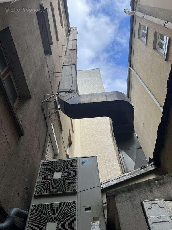Autre à PARIS-12E