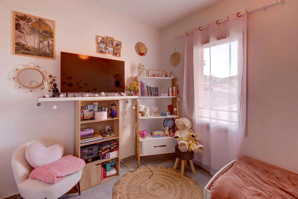 Maison à ROQUEBRUNE-SUR-ARGENS