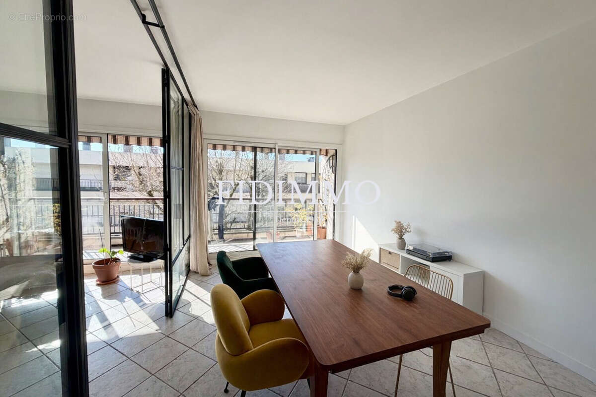 Appartement à CHENNEVIERES-SUR-MARNE