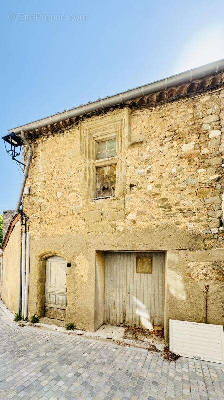 Maison en pierre avec grand bâtiment annexe - photo 18