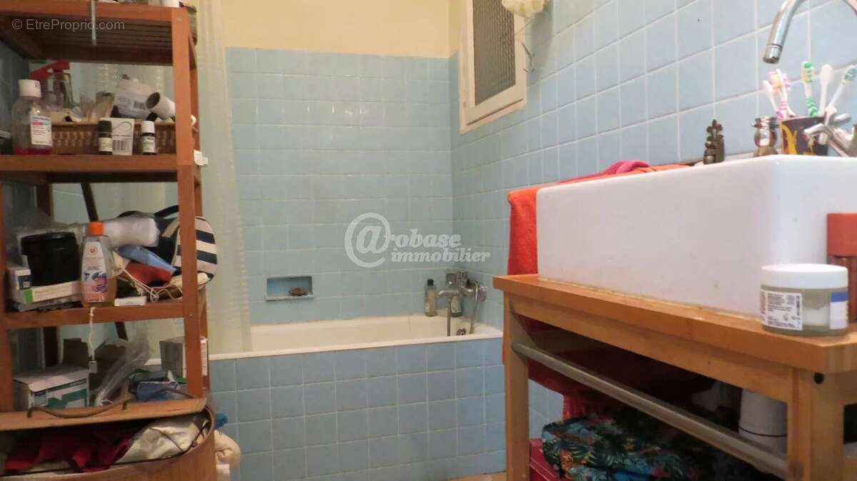 Appartement à MARSEILLE-5E