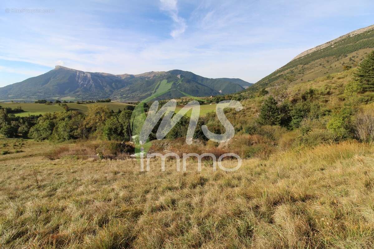 Terrain à LA ROCHE-DES-ARNAUDS