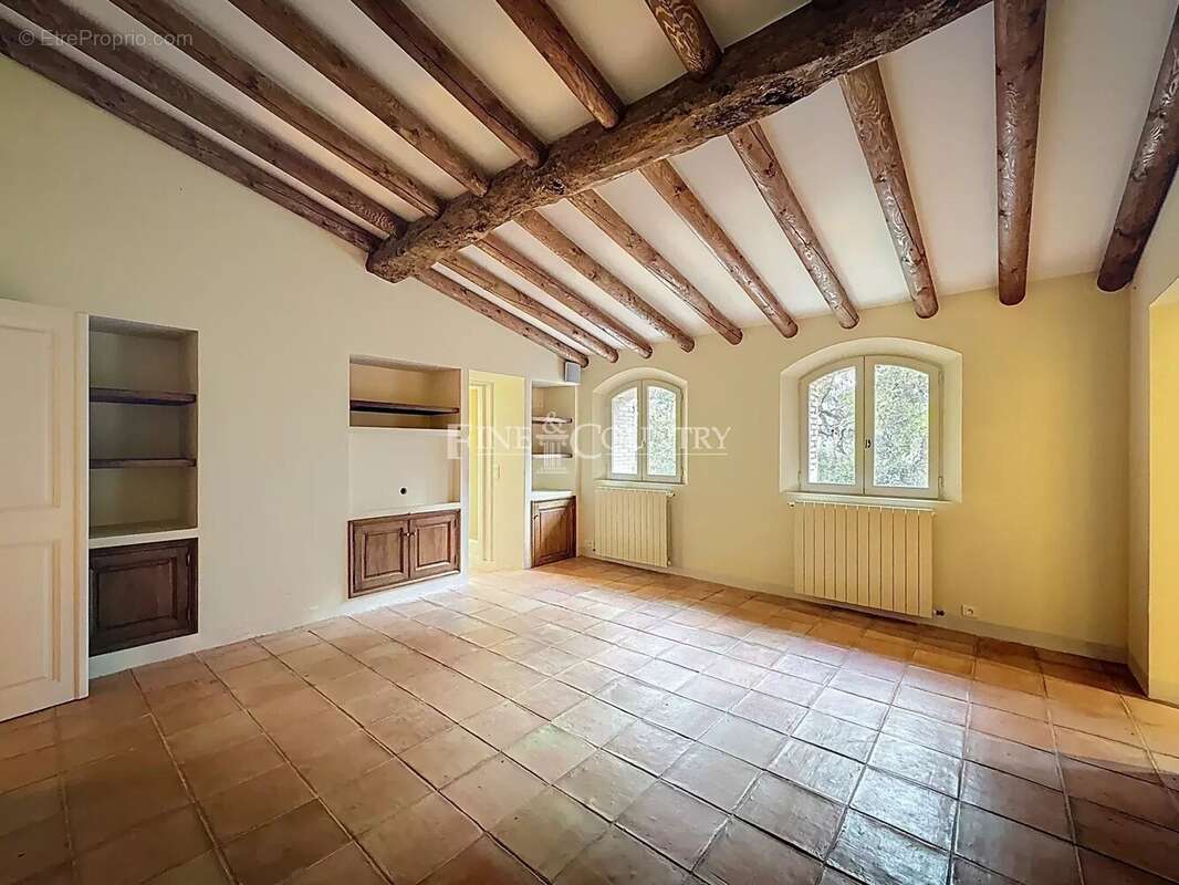 Maison à ROQUEBRUNE-SUR-ARGENS