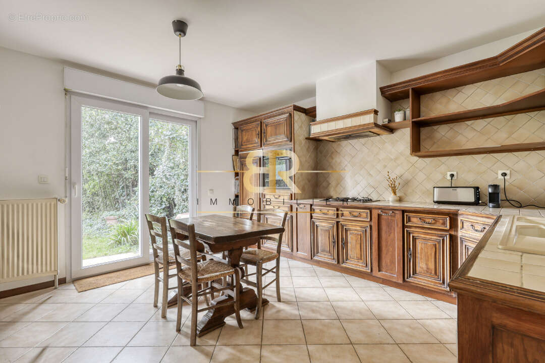 Maison à SAINT-MAUR-DES-FOSSES