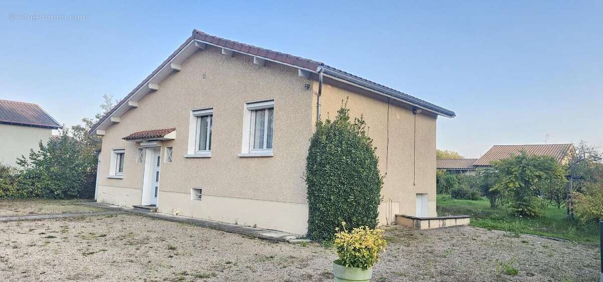 Maison à SAINT-GEORGES-DE-RENEINS