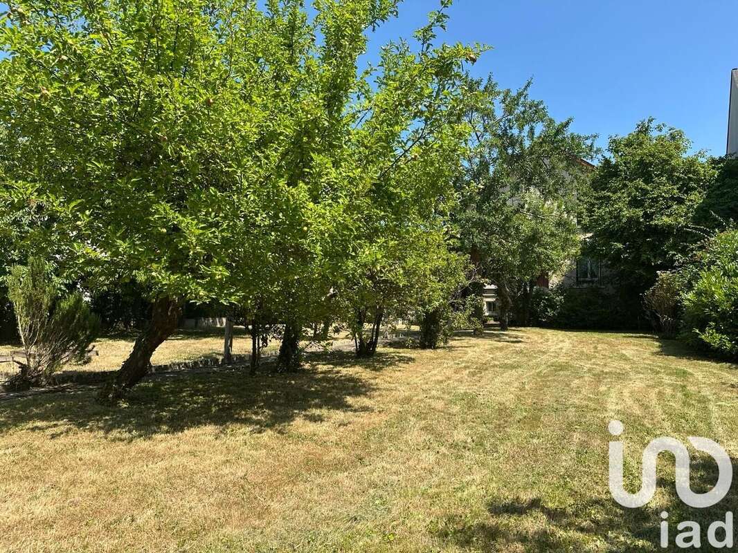 Photo 2 - Terrain à MORANGIS