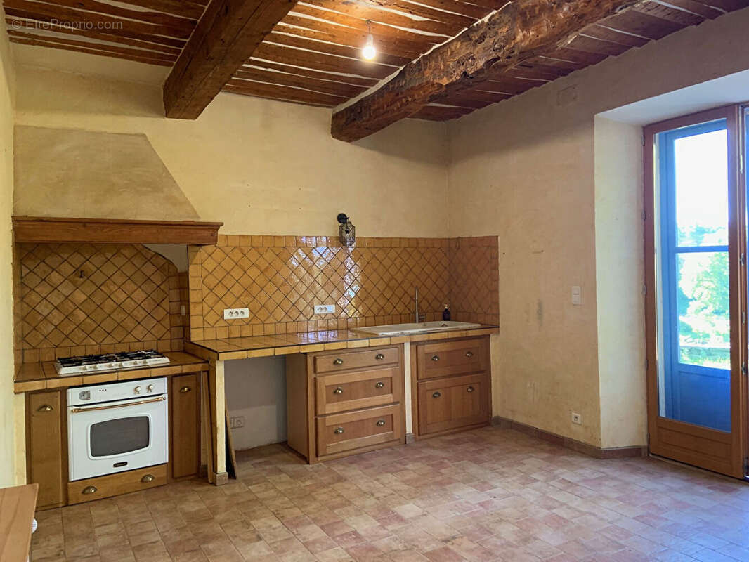 Maison à POURRIERES