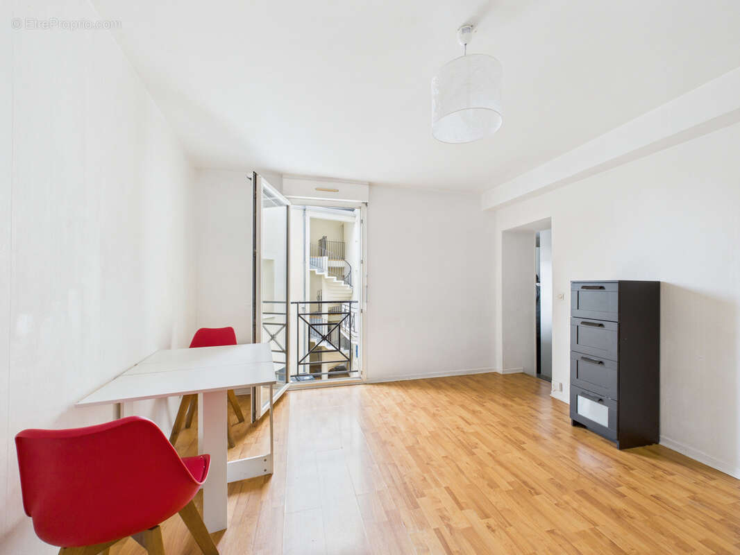 Appartement à SARTROUVILLE