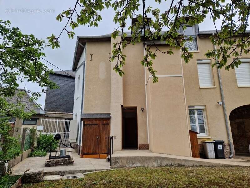 Maison à LA FEUILLIE
