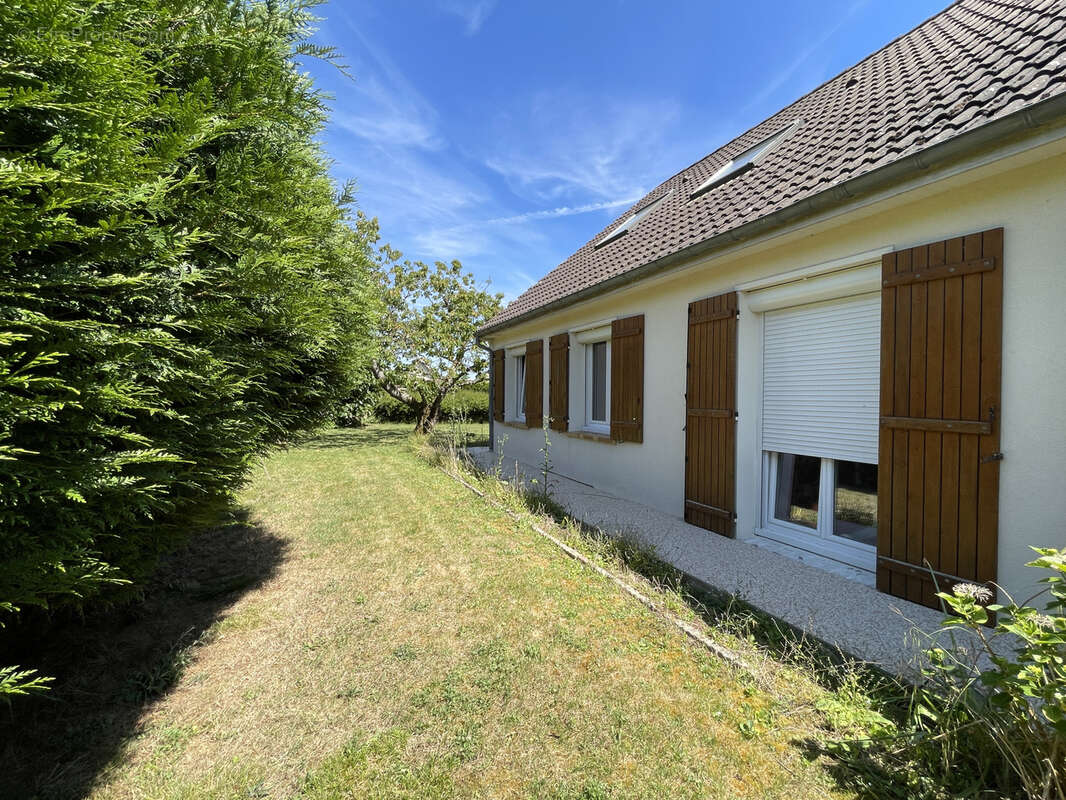 Maison à SASSEY