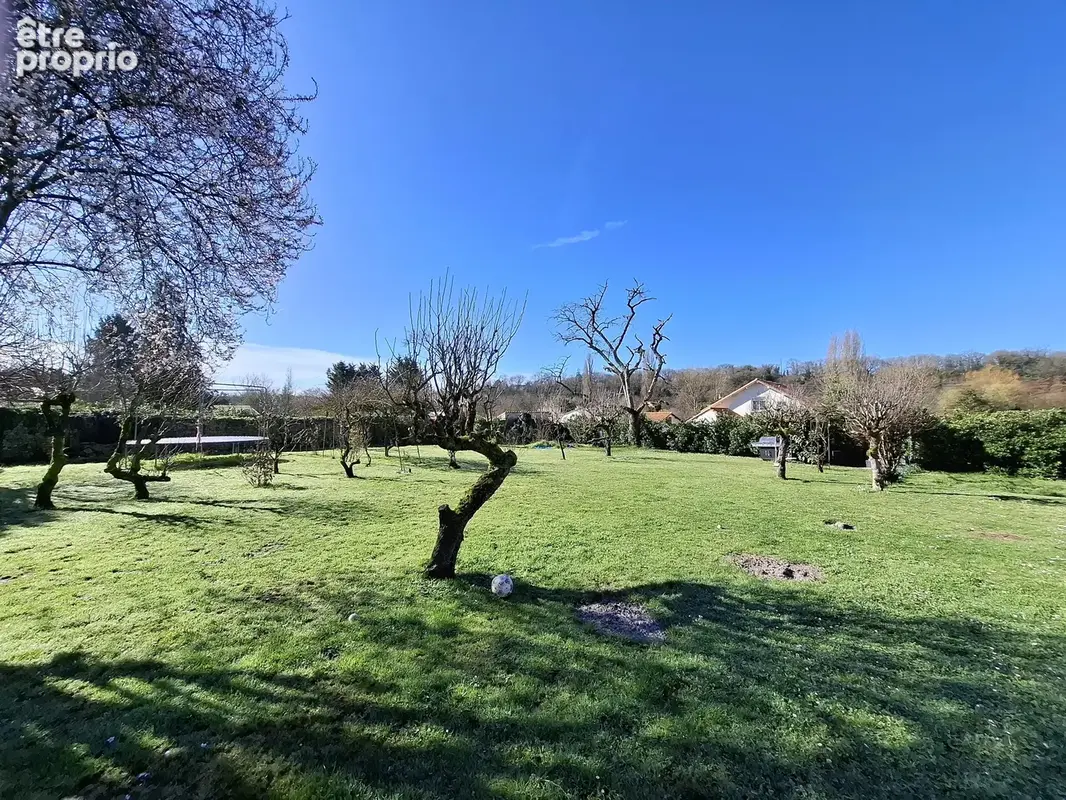 Fabuleuse maison de ville avec potentiel commercial proche de toutes les commodités - photo 2