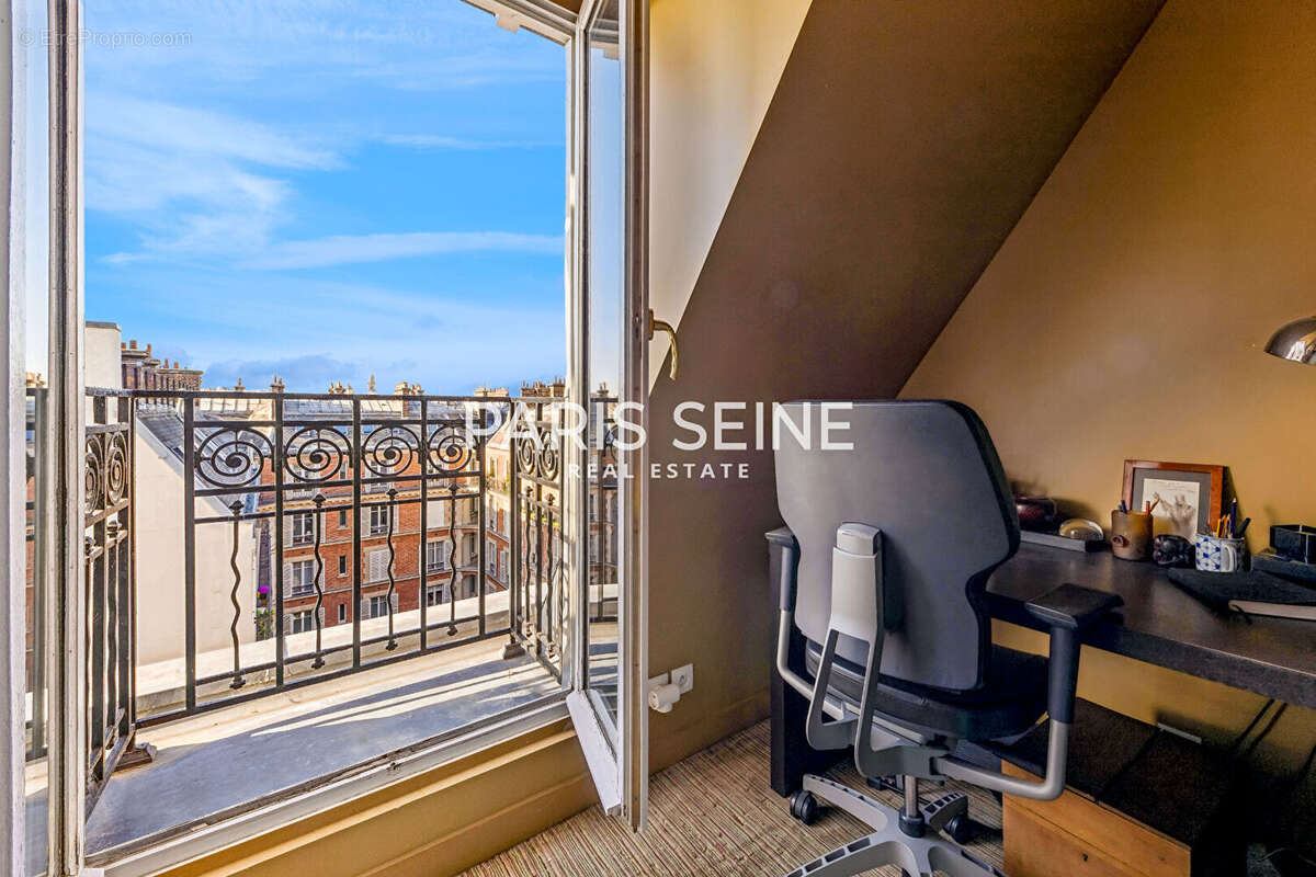 Appartement à PARIS-7E