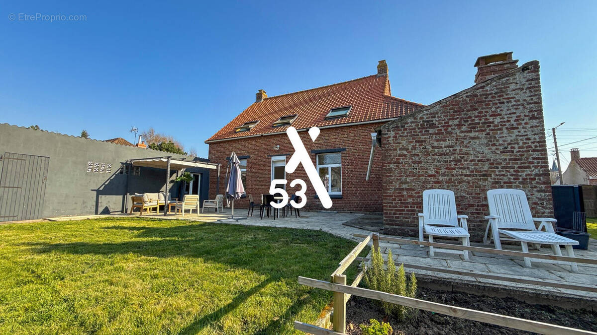 Maison à CAMPAGNE-LES-WARDRECQUES