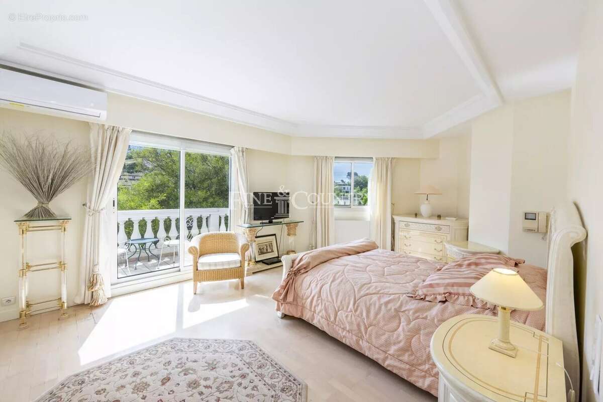 Maison à MANDELIEU-LA-NAPOULE