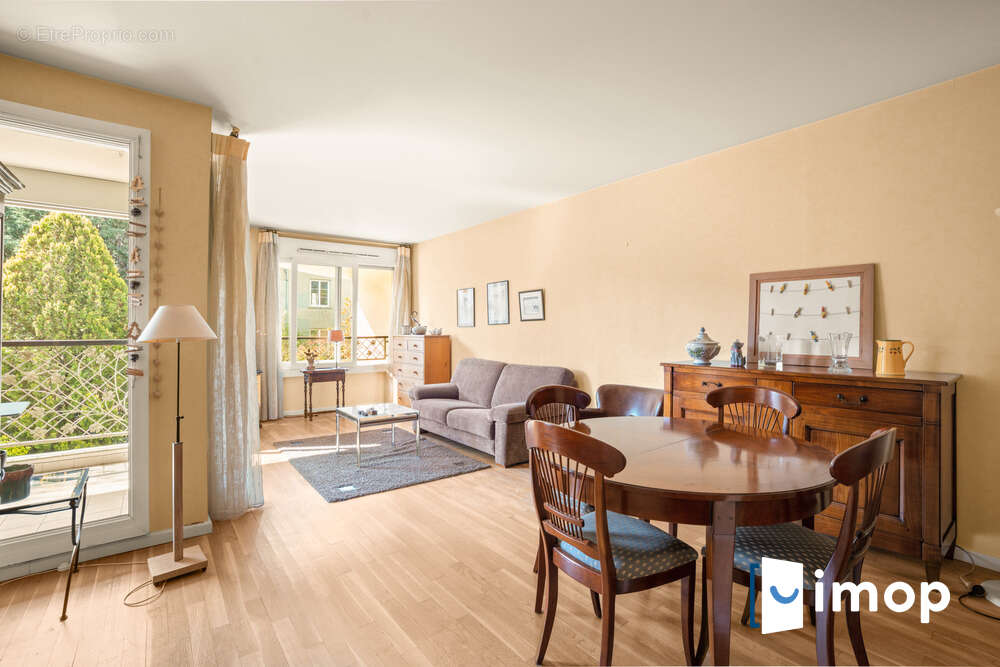 Appartement à TASSIN-LA-DEMI-LUNE