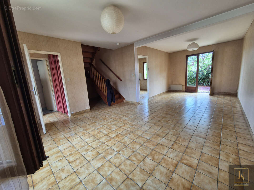 Maison à SAINT-SEBASTIEN-SUR-LOIRE