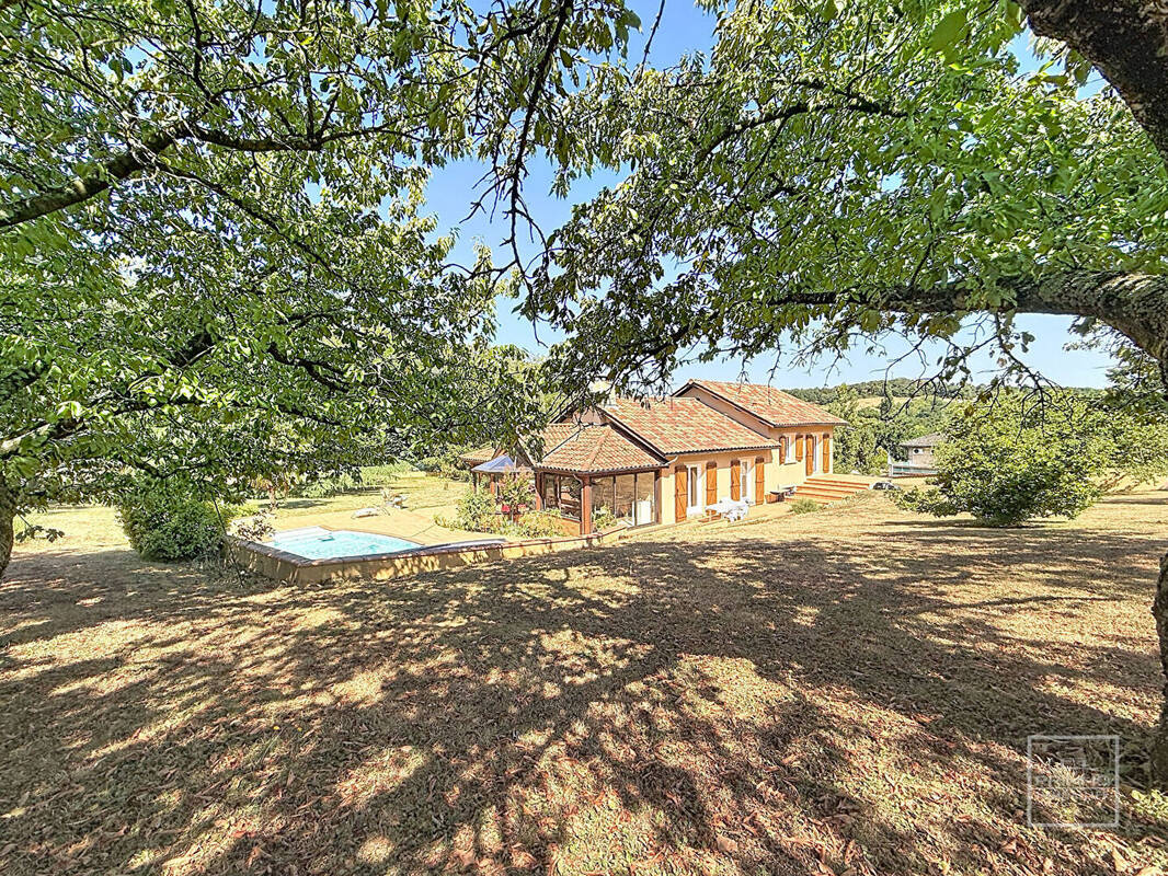 Lissieu, maison de 146 m² sur parcelle de 3525 m2 avec piscine - photo 1