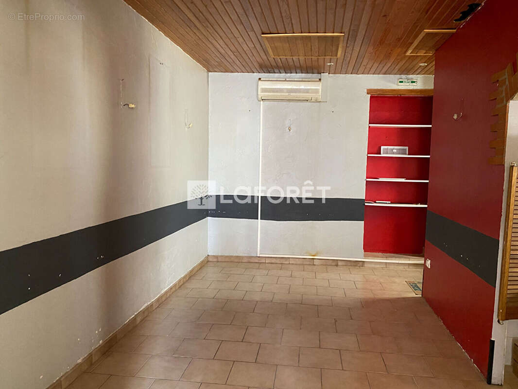 Immeuble avec commerce et duplex. - photo 8
