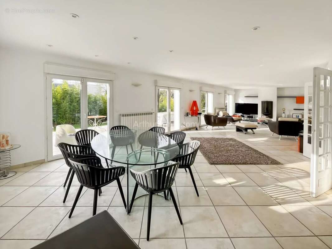 Maison à SOISY-SUR-SEINE